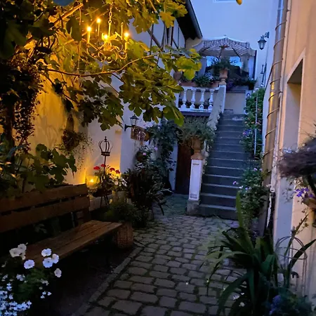 Neles Nest Bed & Breakfast 3*